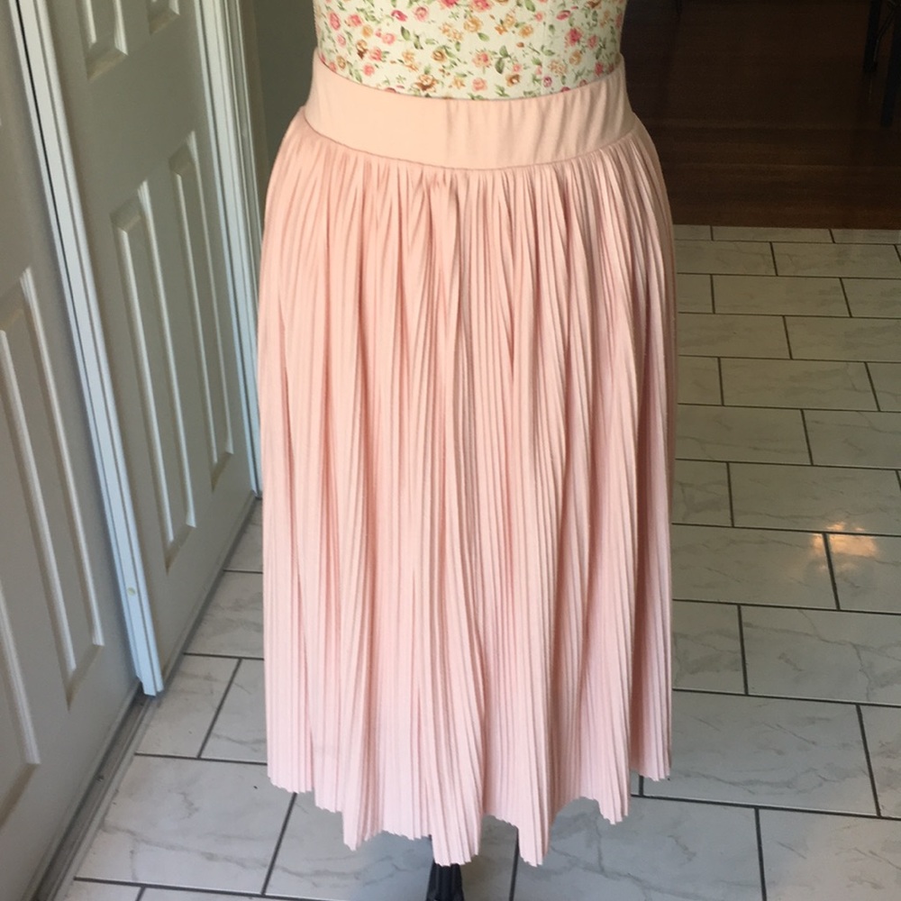 Torrid Pink Pleated Skirt sz 1X